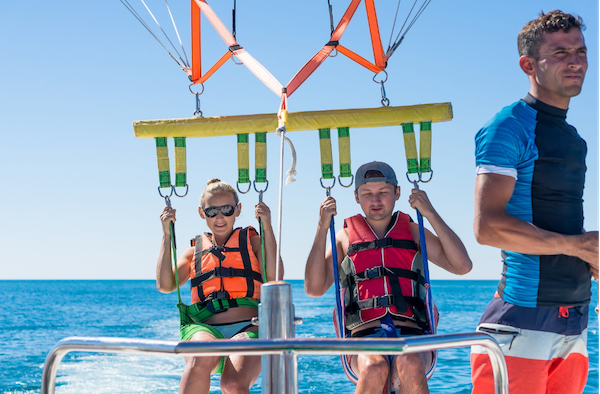 Five Reasons Why a Parasailing Cruise Gift Card is the Perfect Present
