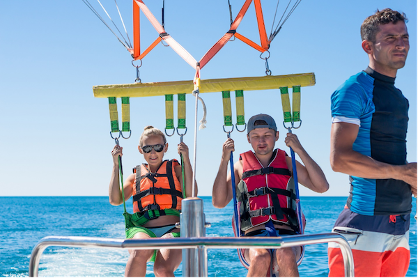 Five Reasons Why a Parasailing Cruise Gift Card is the Perfect Present