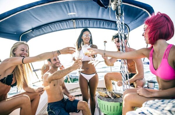 5 Common Boat Party Mistakes to Avoid in Destin, FL