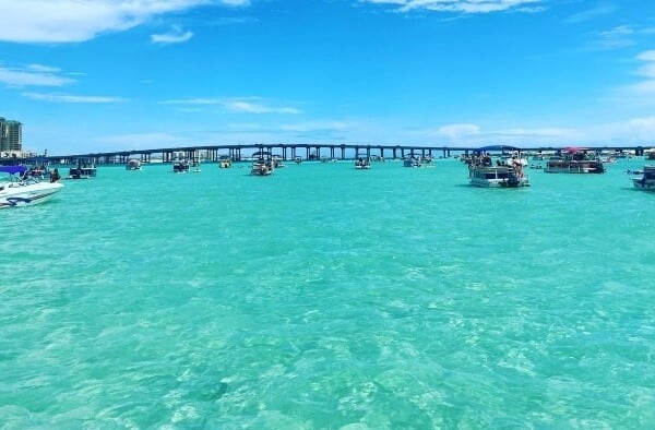 Insider Tips for Your First Pontoon Boat Rental at Crab Island, FL