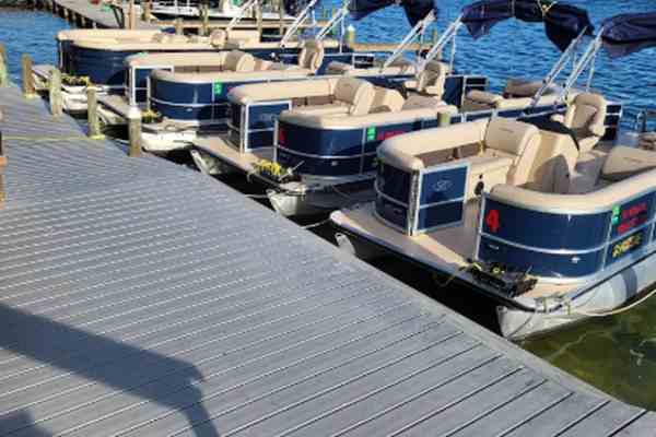 What Should You Bring On A Pontoon Boat Rental In Destin?